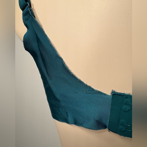 Victoria’s Secret • padded no wire bra - Picture 2 of 5